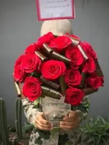 Matching Table Flower and Vase Tips 2 Ruby Red Roses