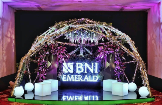 Sophisticated Corporate Event Floral Decor