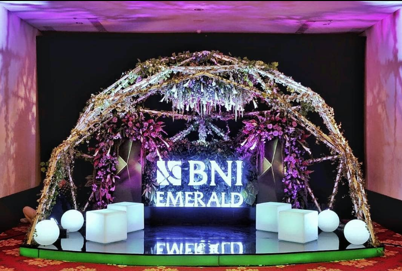 Sophisticated Corporate Event Floral Decor